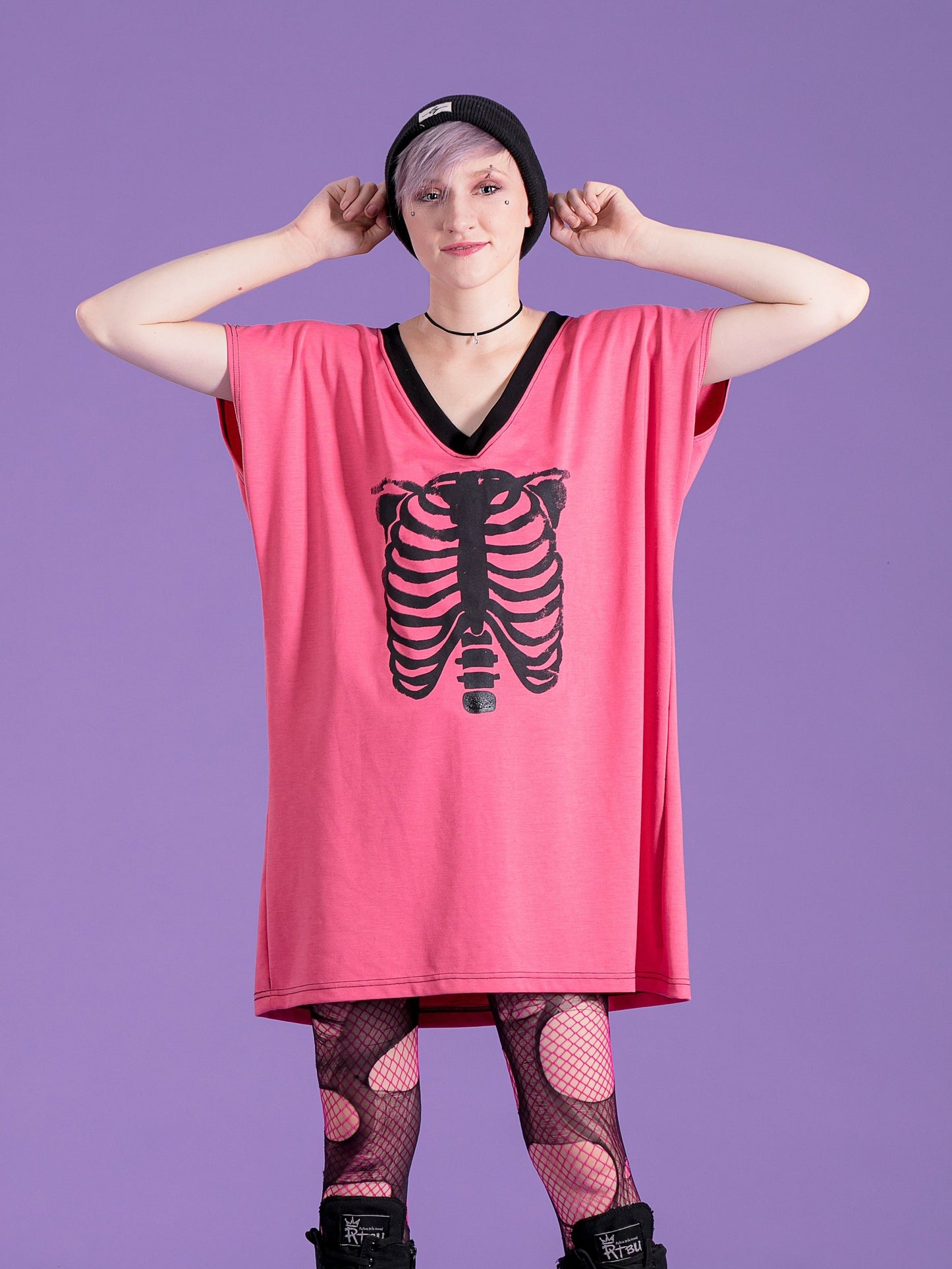 Double layered tattered & torn fishnet tights | pink / Black