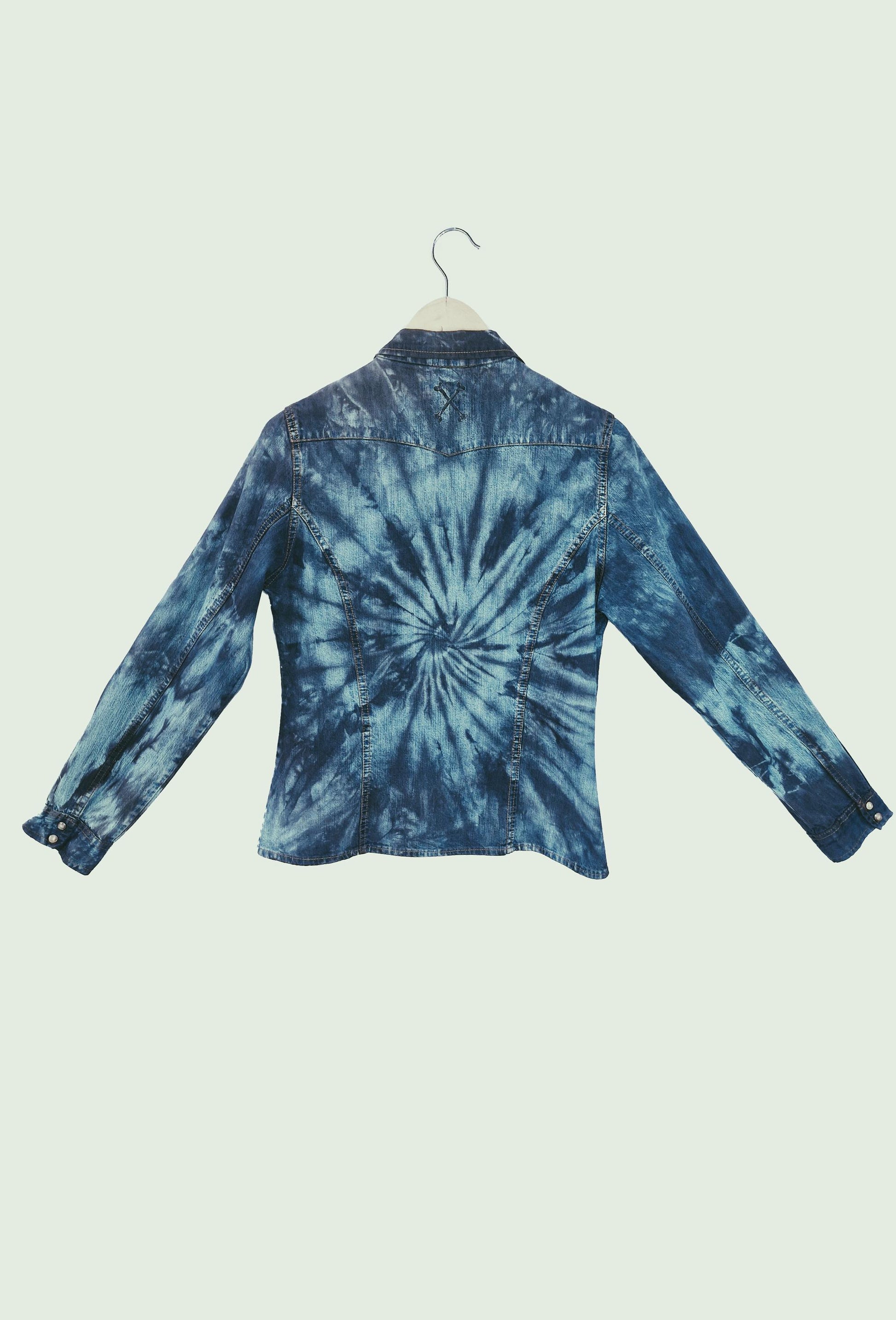 Blue jeans tie dye jean shirt vintage Tie Dye shirt Western shirt | upcycled denim shirt | jeans shirt | Upcycled clothing | Size S