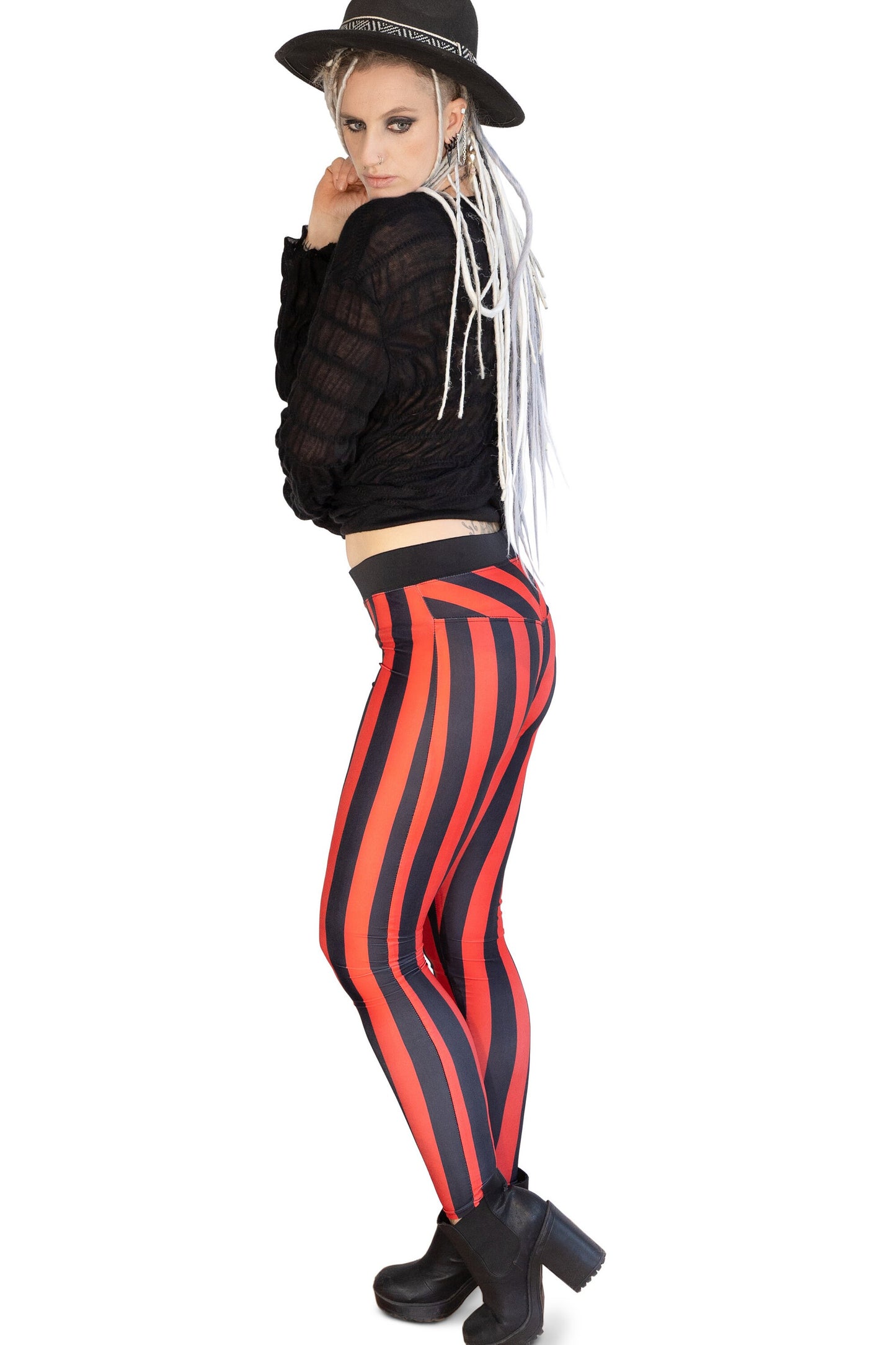 Goth circus striped leggings  in Black / Red – Agoraphobix